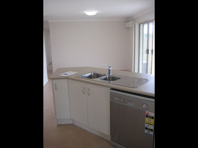 28 Bosswood Court, Yamanto QLD 4305