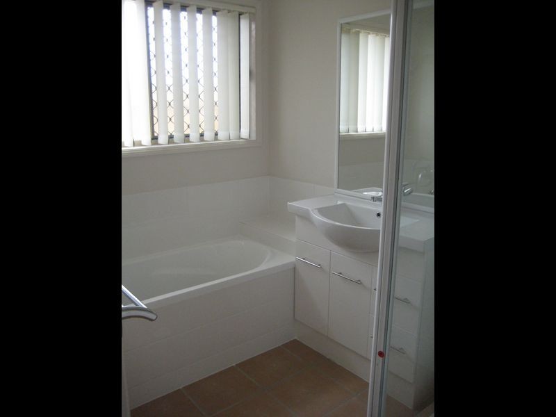 28 Bosswood Court, Yamanto QLD 4305