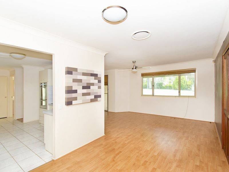 35 Ruby Crescent, Willowbank QLD 4306