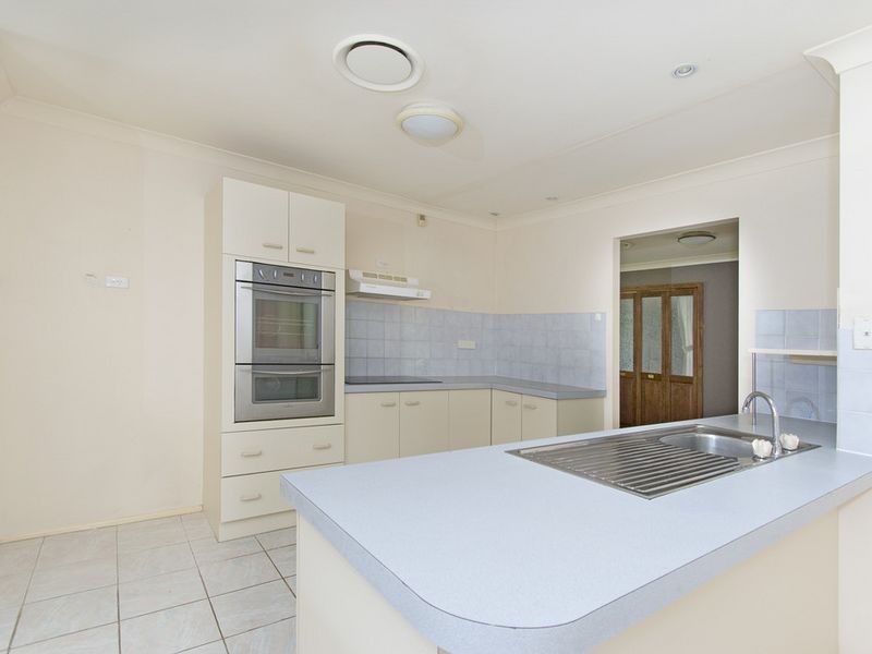 35 Ruby Crescent, Willowbank QLD 4306
