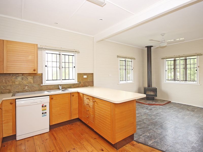 14 Cameron Street, Brassall QLD 4305