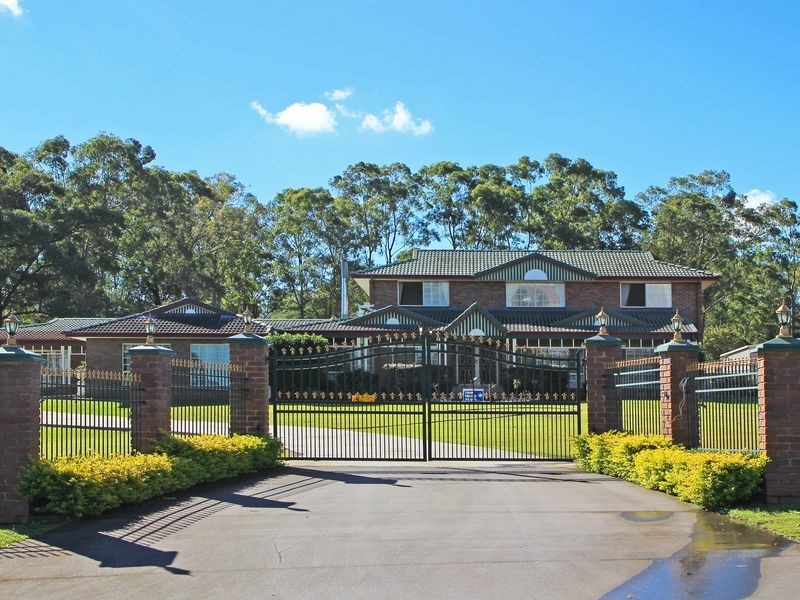 72 Bayley Road, Pine Mountain QLD 4306