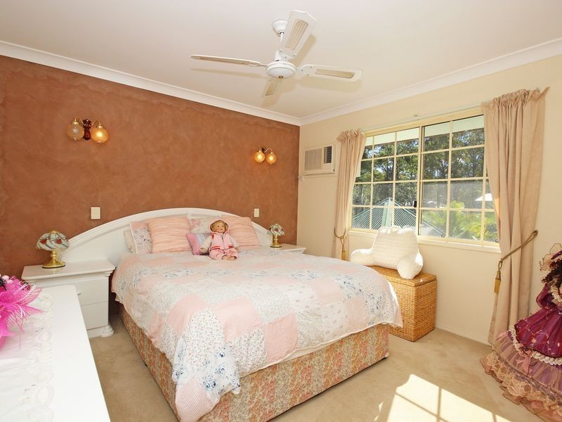 72 Bayley Road, Pine Mountain QLD 4306