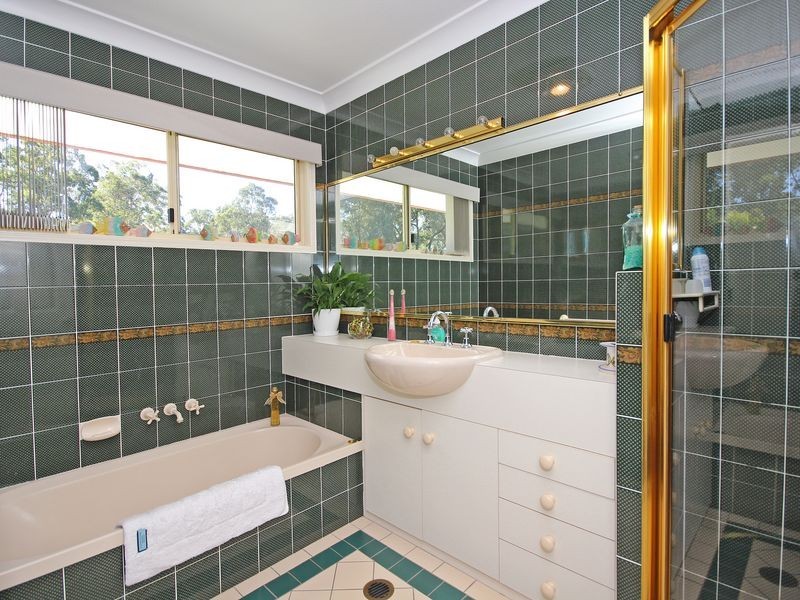 72 Bayley Road, Pine Mountain QLD 4306