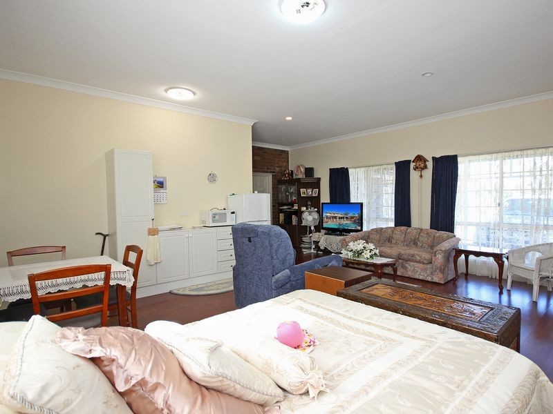 72 Bayley Road, Pine Mountain QLD 4306