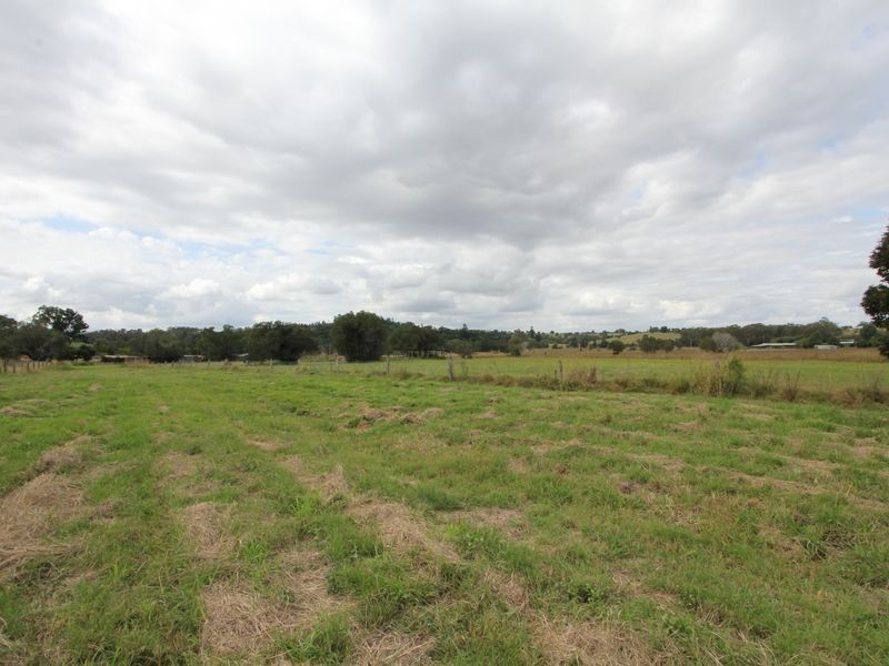 3 Postmans Track, Marburg QLD 4346