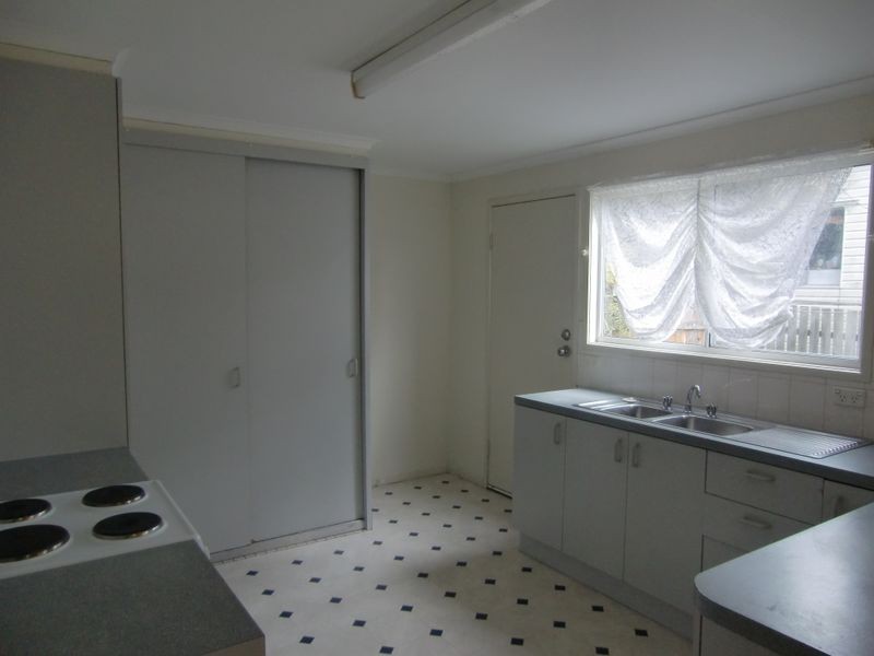 2/14A Macquarie Street, Booval QLD 4304