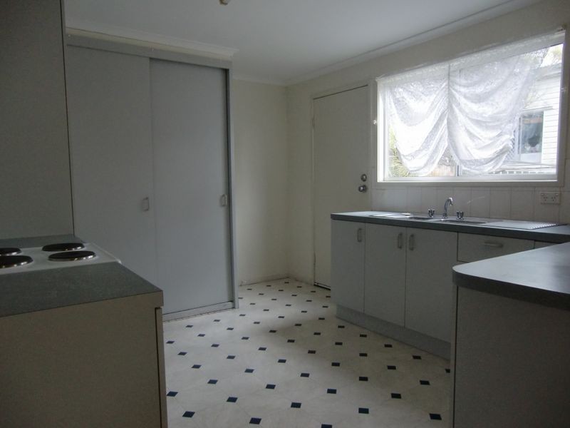 2/14A Macquarie Street, Booval QLD 4304