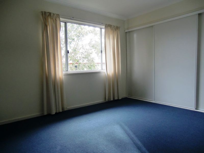 2/14A Macquarie Street, Booval QLD 4304