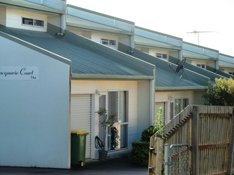 2/14A Macquarie Street, Booval QLD 4304