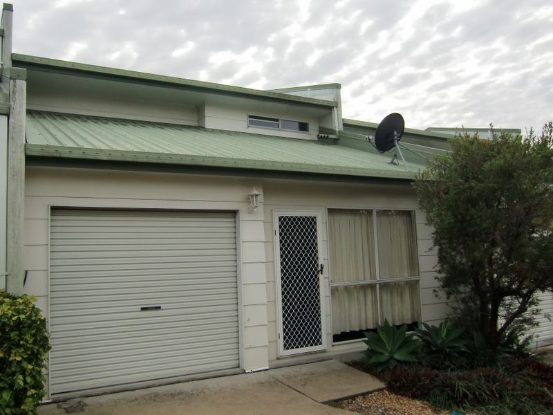 2/14A Macquarie Street, Booval QLD 4304