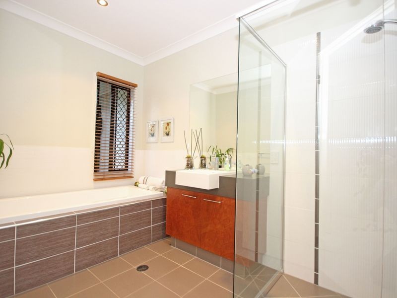 68 Cabernet Crescent, Pine Mountain QLD 4306