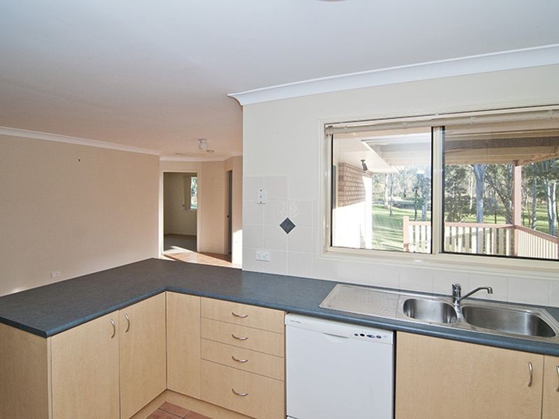 8 Banbury Close, Bundamba QLD 4304
