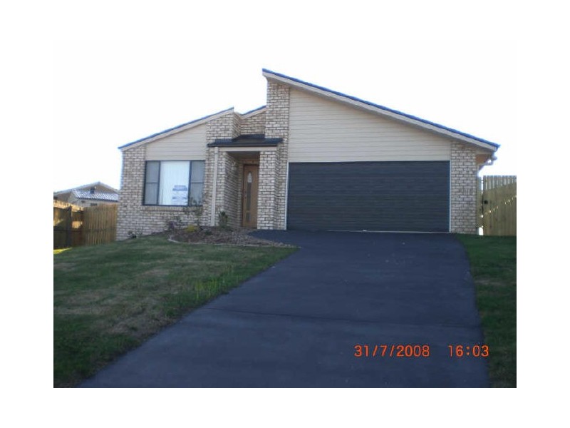 9 Josh Court, Flinders View QLD 4305