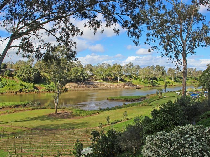 38 Islandview Street, Barellan Point QLD 4306