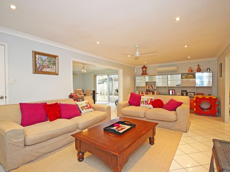 38 Islandview Street, Barellan Point QLD 4306