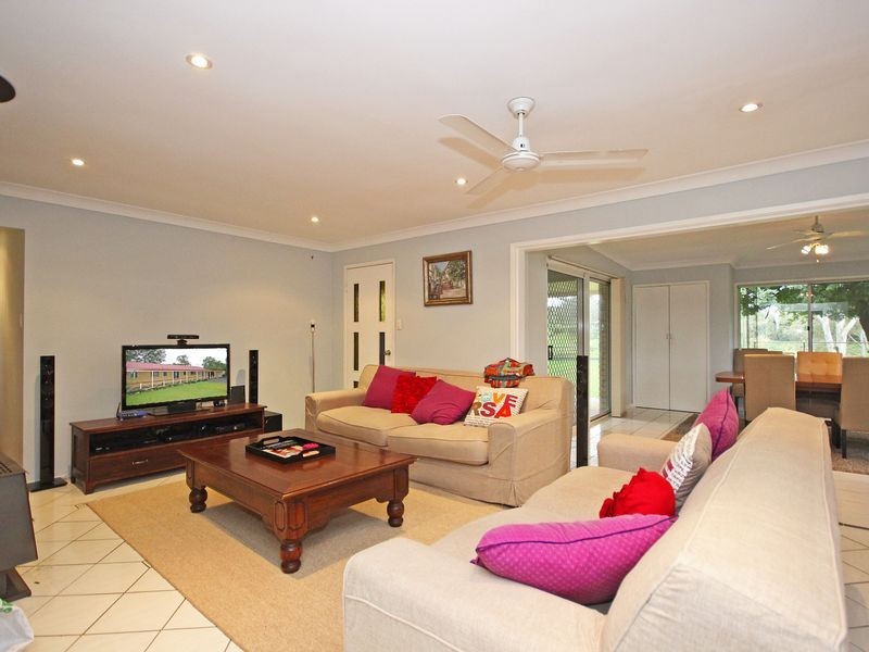 38 Islandview Street, Barellan Point QLD 4306