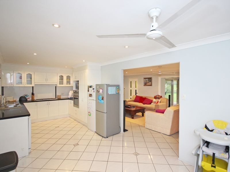 38 Islandview Street, Barellan Point QLD 4306