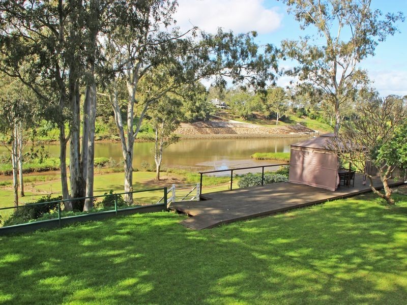 38 Islandview Street, Barellan Point QLD 4306