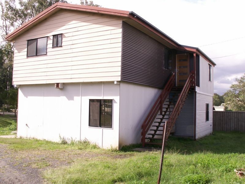 33 Cornish Street, Bundamba QLD 4304