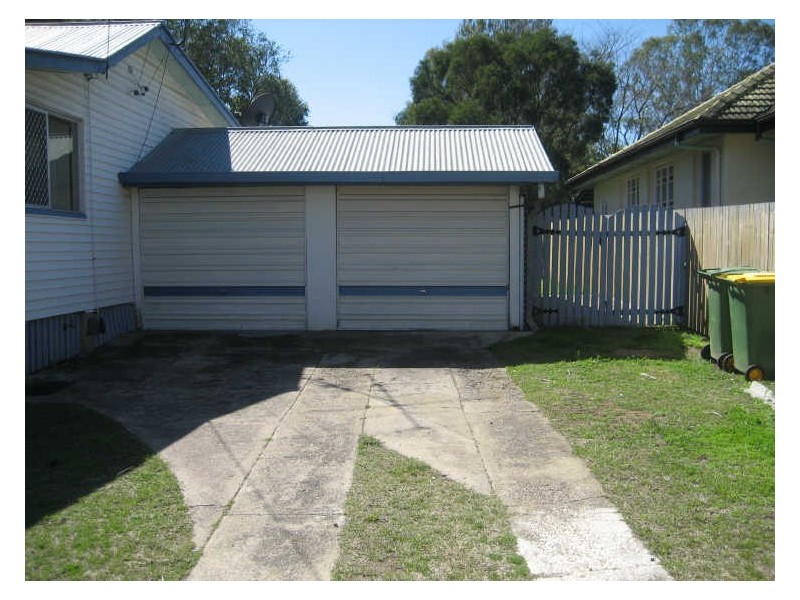 26 Vineyard Street, One Mile QLD 4305