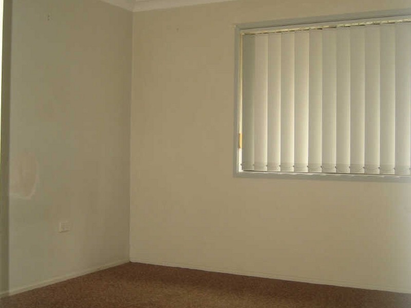 1/4 Pitcairn Street, Raceview QLD 4305