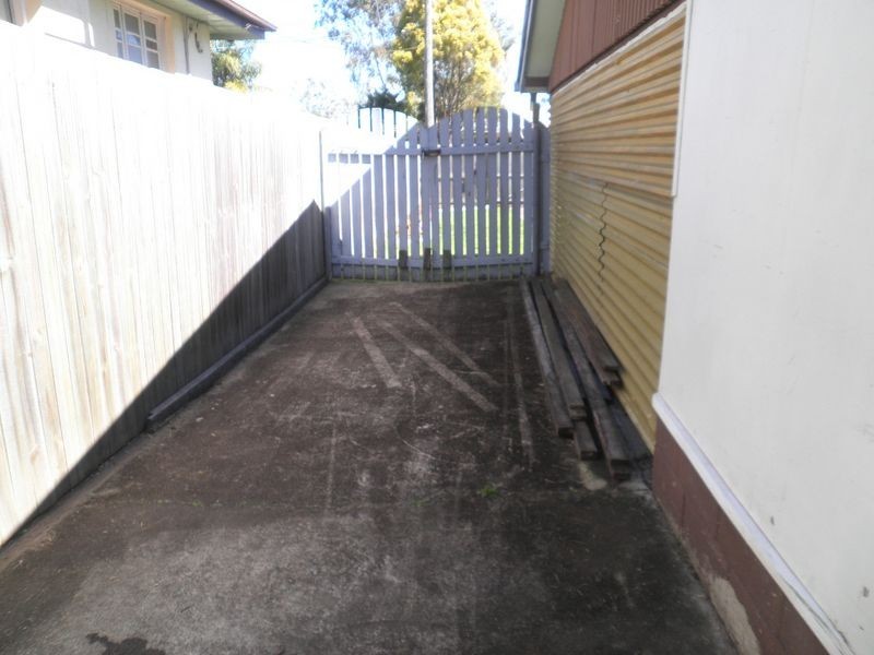 26 Vineyard Street, One Mile QLD 4305