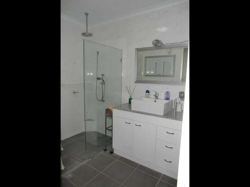 2 Suffolk Street, Wishart QLD 4122