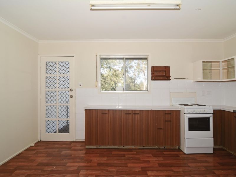 14 Oak Street, Bundamba QLD 4304