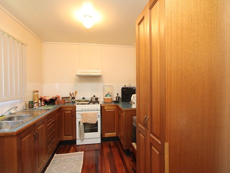 18 Petrie Street, Leichhardt QLD 4305