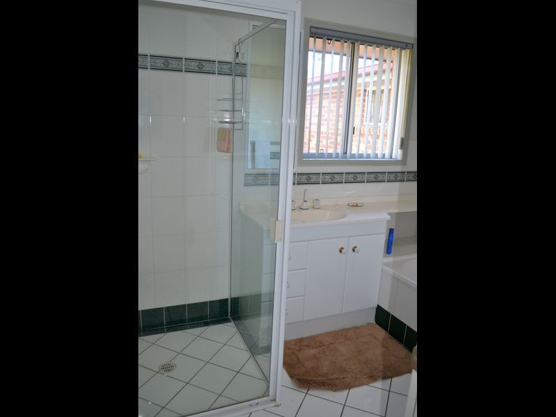 12 Banksia Court, Lowood QLD 4311