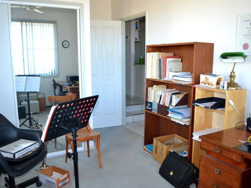 12 Banksia Court, Lowood QLD 4311