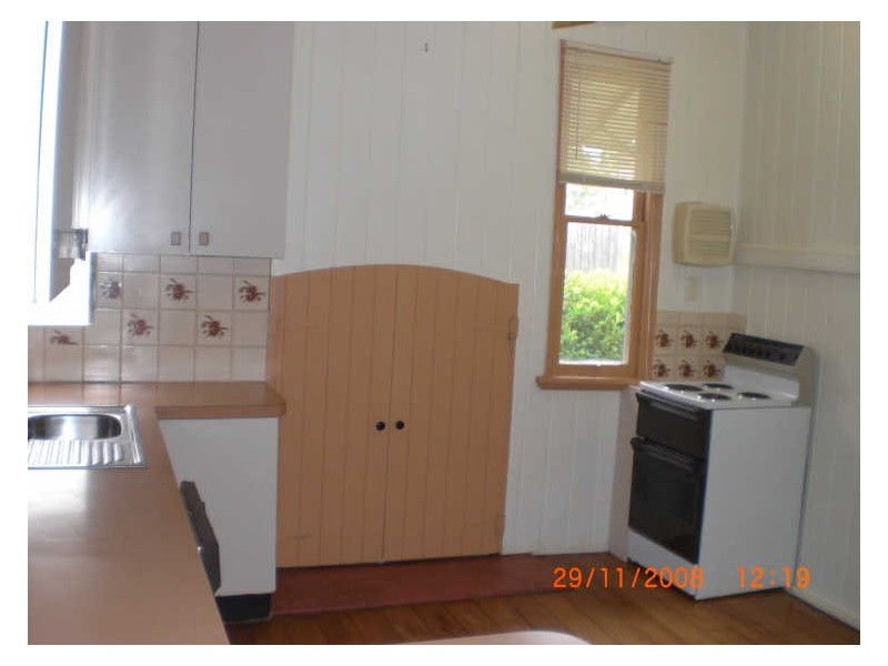 16 McLean Street, North Ipswich QLD 4305