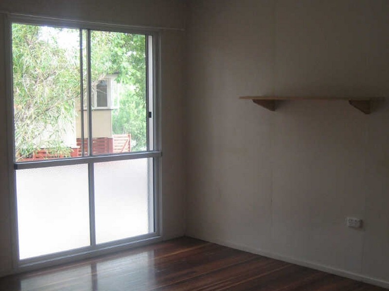 13 Fellette Street, Leichhardt QLD 4305