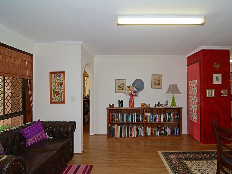 9 Kingfisher Court, Bundamba QLD 4304