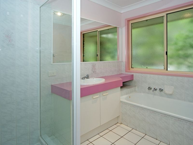 20 Belmore Court, Pine Mountain QLD 4306