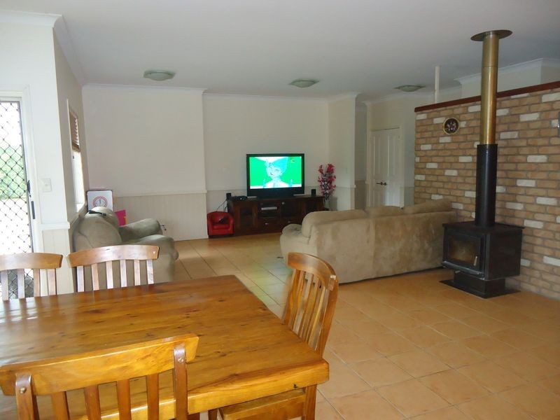 22 Ashleigh Court, Walloon QLD 4306