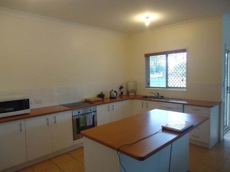 22 Ashleigh Court, Walloon QLD 4306