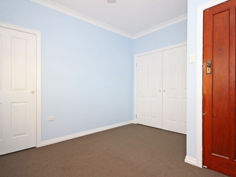 14 Molloy Street, Silkstone QLD 4304