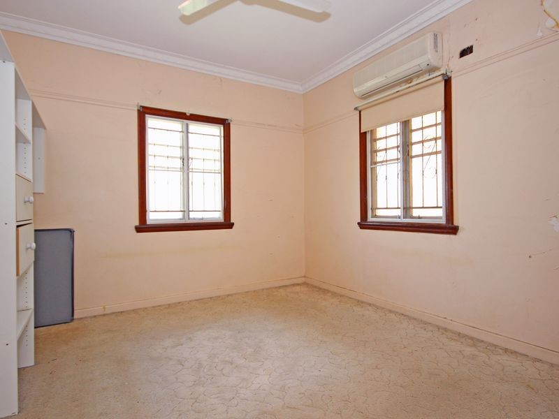 14 Molloy Street, Silkstone QLD 4304