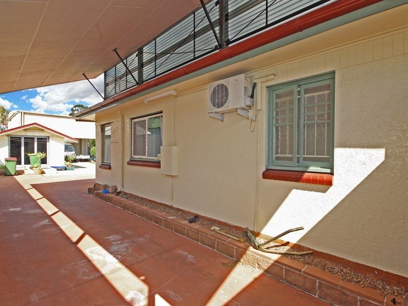 14 Molloy Street, Silkstone QLD 4304