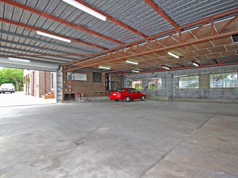 1 Wilson Street, Newtown QLD 4305