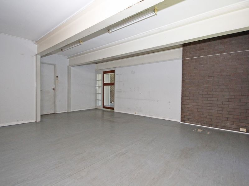 1 Wilson Street, Newtown QLD 4305