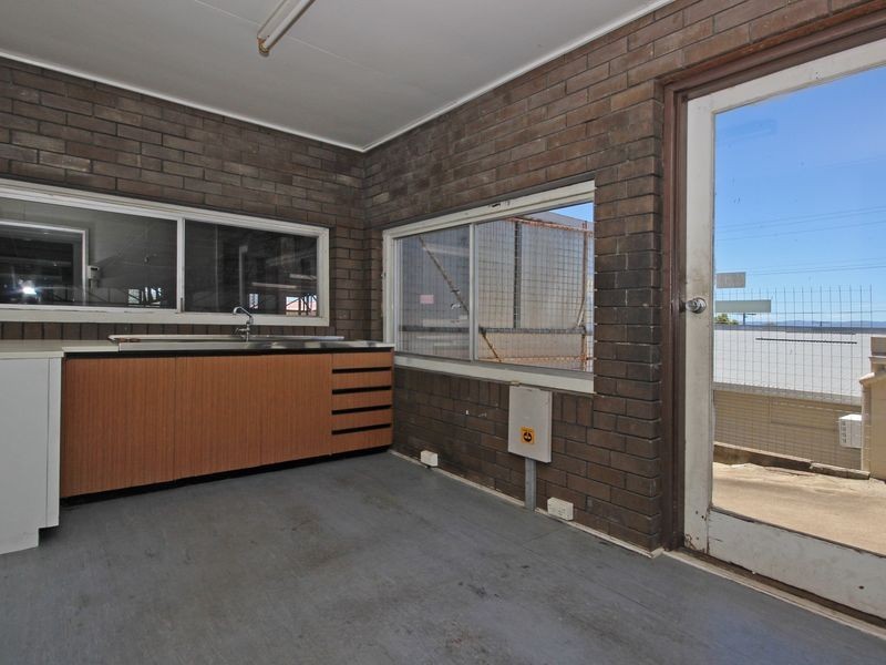 1 Wilson Street, Newtown QLD 4305