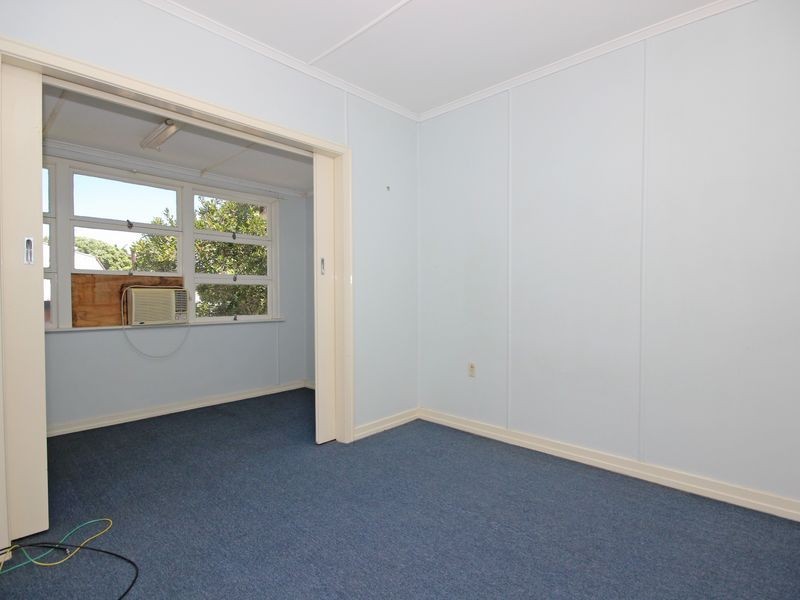 1 Wilson Street, Newtown QLD 4305