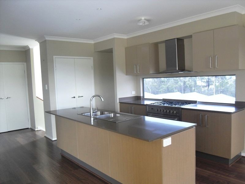 12 McCabe Street, Springfield Lakes QLD 4300