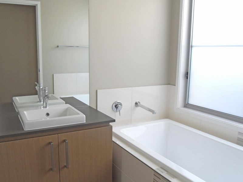 12 McCabe Street, Springfield Lakes QLD 4300