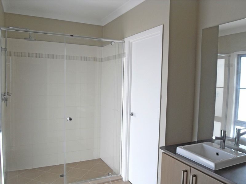 12 McCabe Street, Springfield Lakes QLD 4300