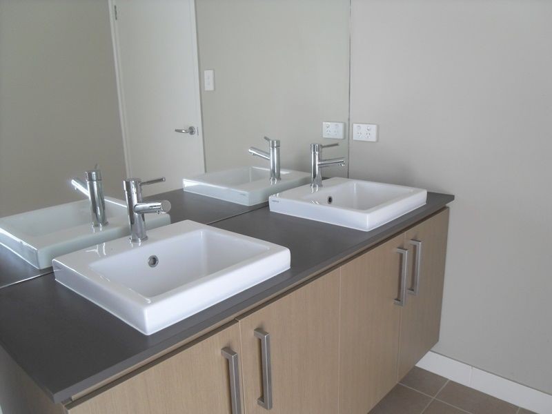 12 McCabe Street, Springfield Lakes QLD 4300