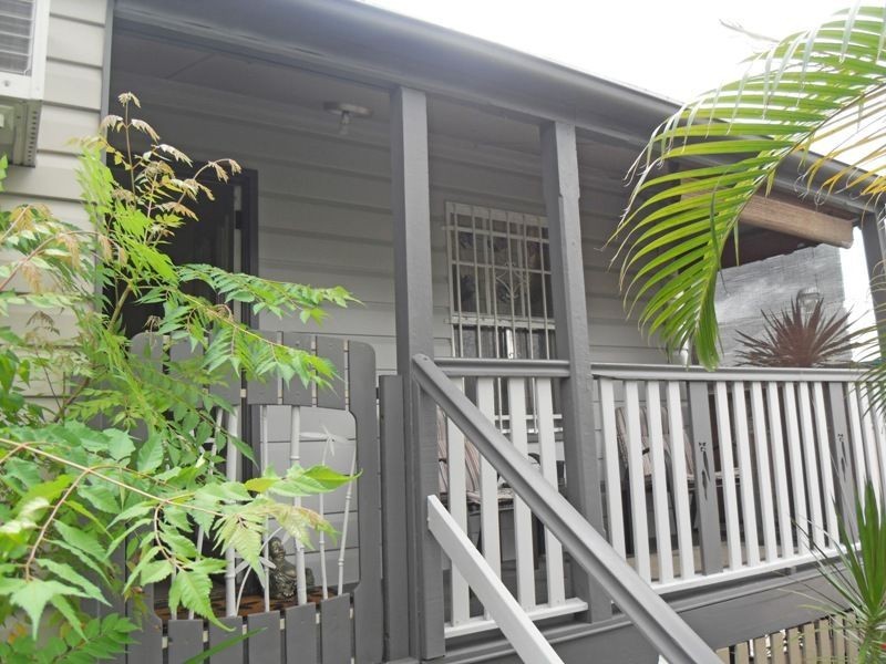 27 Thomas Street, Blackstone QLD 4304